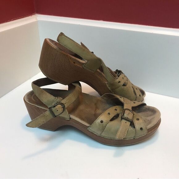 Dansko Sissy Strappy Clog Heeled Sandals in Tan Leather (38) - Picture 1 of 11